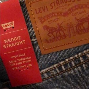 Levi's Jeans - NWT Levi’s High Waist Wedgie Straight Jeans Levi's Jeans - NWT Levi’s High Waist Wedgie Straight Jeans